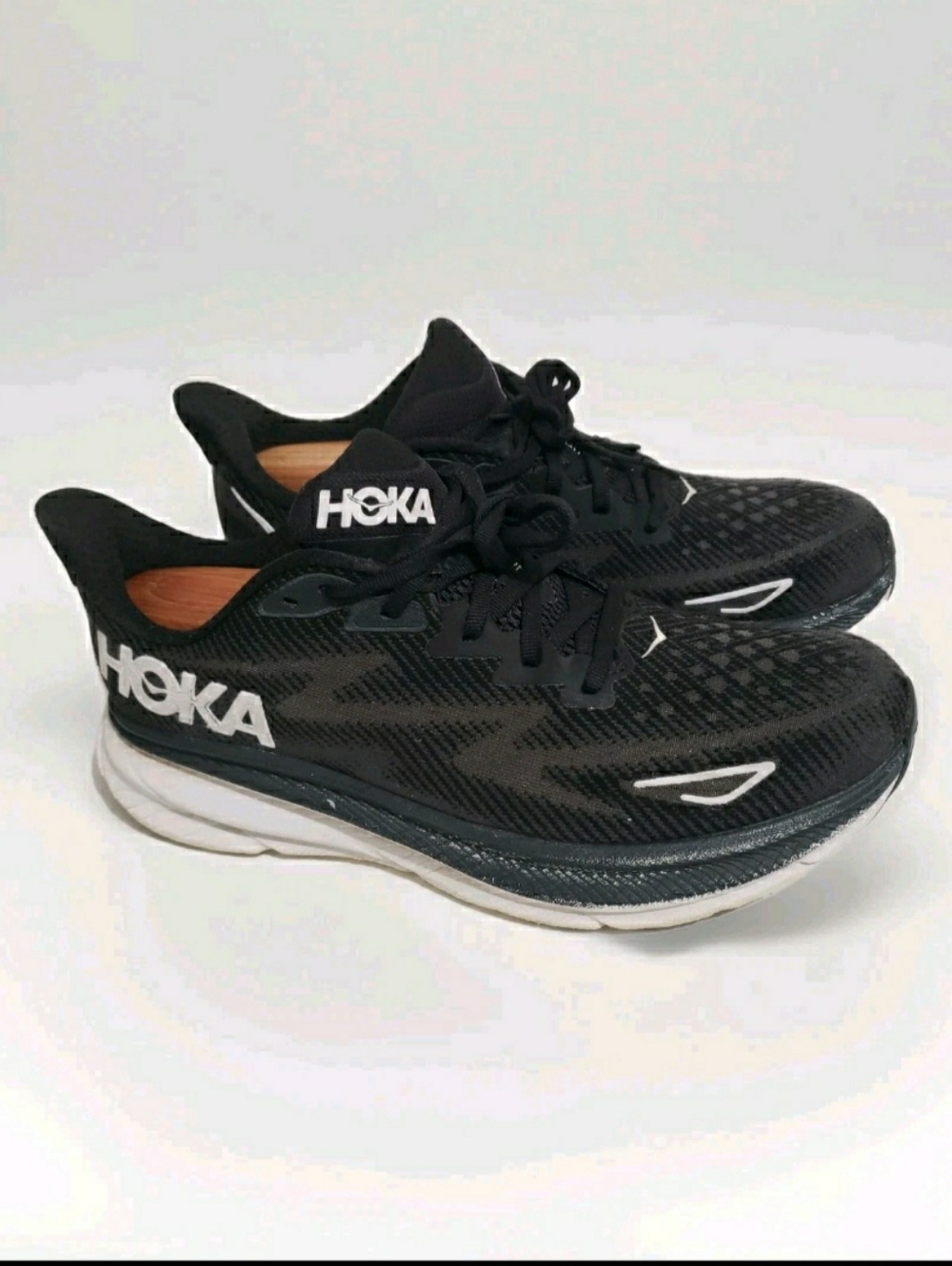 HOKA Clifton 9 Womens 10.5B Black White Running Walking Shoes 1127896 BWH Men 9.